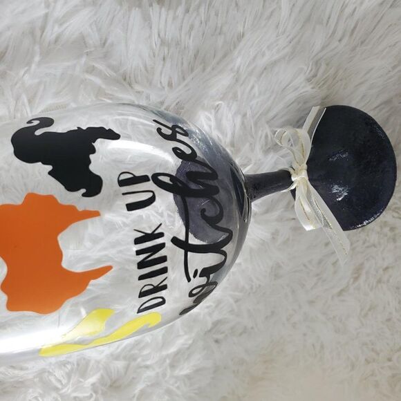 Hocus Pocus Glitter Stem Wine Glass - Picture 6 of 6